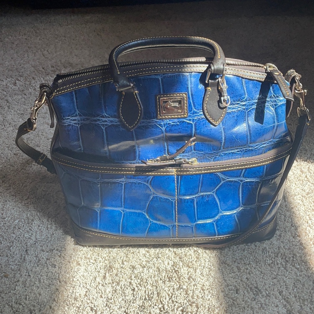 Rooney Burke blue bag with shoulder straps